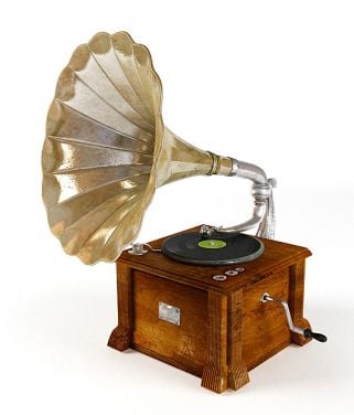 Gramophone 19 AM67 Archmodels