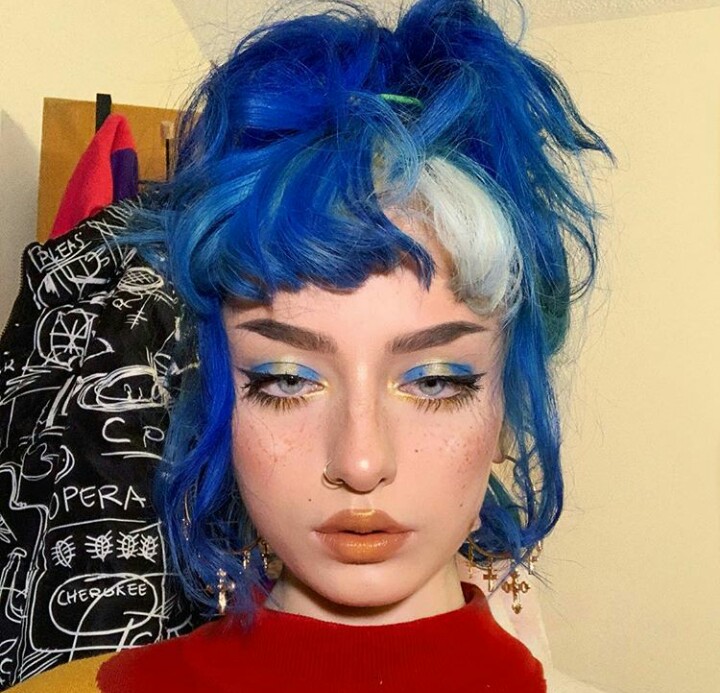 blue hair, hair colored and evefrsr