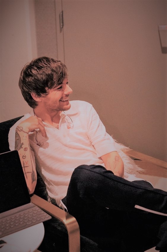 louistomlinson, lt1 and walls