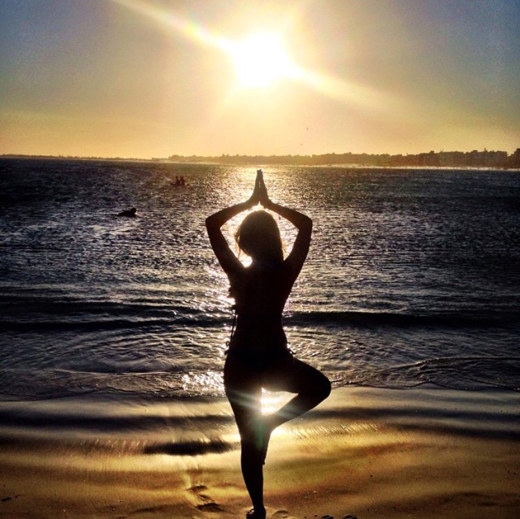 bikinis, equilibrio and love