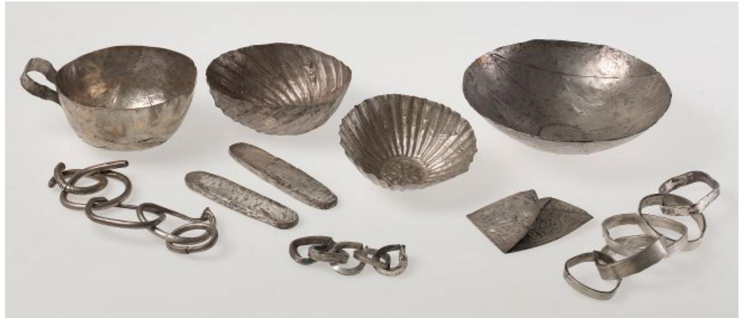 to Egypt’s involvement with both regions, as reflected in the Anatolian ivo- ries. Along with 153 silver vessels were a few silver and gold objects, a group of Mesopotamian and Anatolian lapis lazuli seals, and some raw stones and beads (Quenet et al. 2013). Aegean objects, such as a steatite plaque and a silver pendant depicting spiders and a bee, represent finished pieces appar- ently included equally for figural form as for materials (Aruz 2013). Because of their small size, the cylinder seals may have been appreciated instead as raw stone. But from the Egyptian perspective their sealing function may have identified their source—a perspective that could embrace all the incised stone objects, thereby increasing their symbolic value. Nevertheless, nothing in the treasure (or the Annals) identifies the contents as gifts from foreign rulers, booty, or even trade items. The varied sources point instead to acquisition through the manner of maritime exchange outlined above, and must have been felt appropriately to represent the world that Montu had opened to Egypt (Pierrat-Bonnefois 2008, with further references).  Elite objects from other Middle Kingdom contexts document import of  