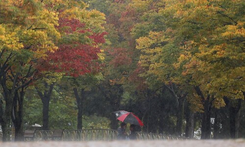 토요일 강한 바람 불고 이따금 비…일요일은 더 춥다