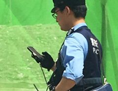 「そ、想像のななめ上！」駆け付けた２人の警官が連行していったのは？