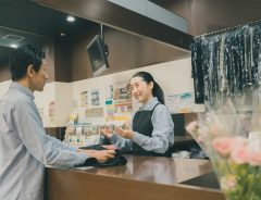 引っ越すたびに『クリーニング店』を必ずチェックする女性　理由に、胸がジーン