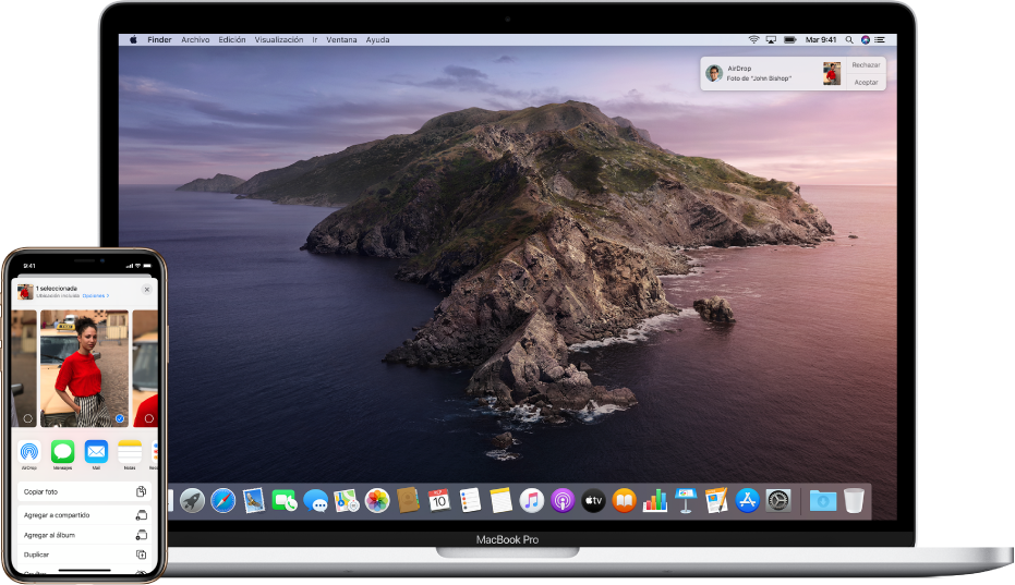 iPhone mostrando una foto seleccionada para compartir por AirDrop junto a una Mac con la notificación de AirDrop preguntando si se acepta o rechaza la imagen.