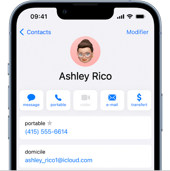 Une fiche de contact dans l’app Contacts.