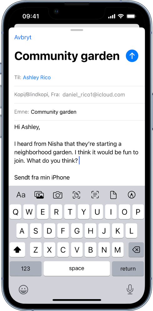 Et e-postutkast skrives med vedleggsvalg synlige midt på skjermen. Nedenfor det vises tastaturet.