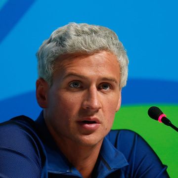 588698990-lochte