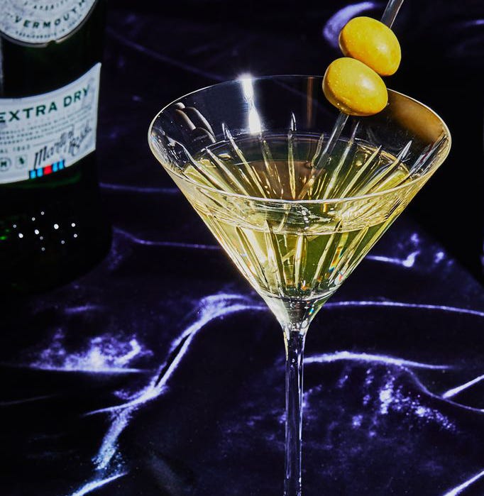 dirty martini vodka cocktail