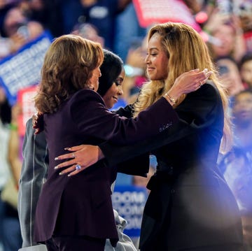 us vice president kamala harris greets singers beyonce knowles carter and kelly rowland