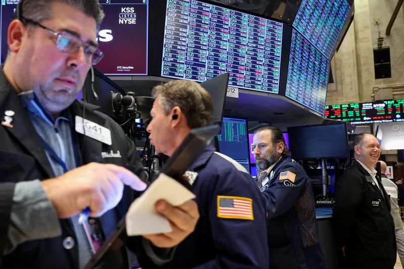 Wall Street fecha estável enquanto investidores avaliam trajetória de inflação