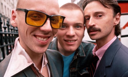 Ewen Bremner, Ewan McGregor and Robert Carlyle looking straight into the camera