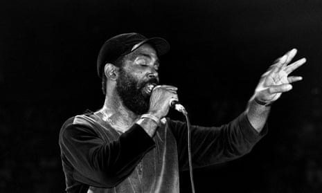 Frankie Beverly performing in Illinois, 1986.