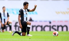 FBL-ENG-PR-NEWCASTLE-SHEFFIELD UTD<br>Newcastle United’s English midfielder Isaac Hayden gestures as he takes a knee during the English Premier League football match between Newcastle United and Sheffield United at St James’ Park in Newcastle-upon-Tyne, north east England on June 21, 2020. (Photo by LAURENCE GRIFFITHS / POOL / AFP) / RESTRICTED TO EDITORIAL USE. No use with unauthorized audio, video, data, fixture lists, club/league logos or ‘live’ services. Online in-match use limited to 120 images. An additional 40 images may be used in extra time. No video emulation. Social media in-match use limited to 120 images. An additional 40 images may be used in extra time. No use in betting publications, games or single club/league/player publications. / (Photo by LAURENCE GRIFFITHS/POOL/AFP via Getty Images)