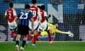 Mateo Retegui’s penalty kick for Atalanta is saved by Arsenal goalkeeper David Raya.