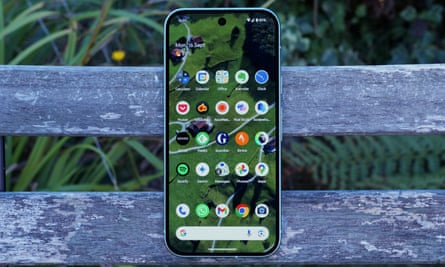 The home screen of the Pixel 9