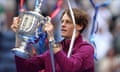 Jannik Sinner lifts the US Open trophy after defeating Taylor Fritz to win the men’s singles title.