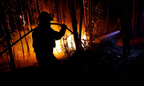 Wildfires rage across Portugal – video 