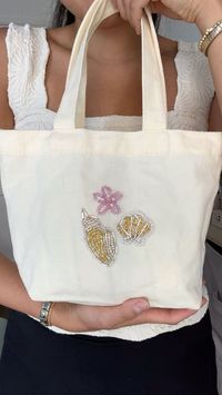 diy mini totes 👜🤏🏼🥹- #DIY #Mini #totes Check more at https://howcandothis.com/diyideas/diy-mini-totes-%f0%9f%91%9c%f0%9f%a4%8f%f0%9f%8f%bc%f0%9f%a5%b9/