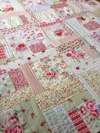 4 weeks with 5 blocks per week. By week 4, we will all assemble our quilts (which will already be quilted!). Are you in? :) A couple days ago I announced a Quilt As-You-Go (QAYG) Quilt Along on Fac…