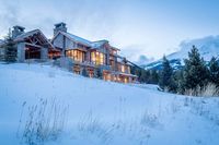 Modern ski house in Montana provides a fabulous winter getaway