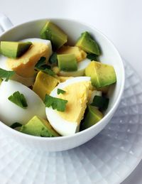 This is one of those breakfasts that makes you go, "why didn't I think of that?" If you make some hard-boiled eggs at the beginning of the week, then you're just a ripe avocado away from tasty and hunger-fighting combination of hard-boiled eggs and avocado. Recipe from @POPSUGARFitness http://www.popsugar.com/food/Quick-Filling-Breakfast-Recipes-37659071?crlt.pid=camp.qRpNvGXAcooh