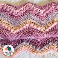 How To Crochet Hugs & Kisses Baby Blanket + Tutorial | The Crochet Crowd