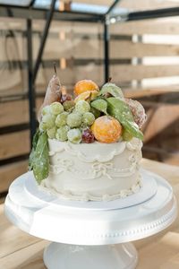 vintage lambeth cake, piping, minimal, wedding ideas, inspiration