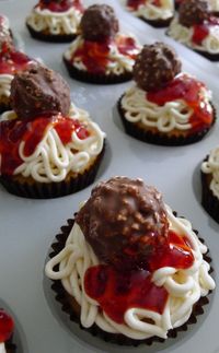 Spaghetti and Meat Balls Cupcakes