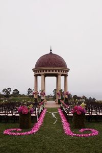 ceremony-I like the look of lined aisle with a twist at end