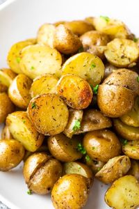 Herb and Olive Oil Crock Pot Potatoes - Sweet Peas and Saffron