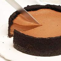 Chocolate-Irish Cream Cheesecake - A decadent combo of chocolate, cream cheese, and Irish cream liqueur