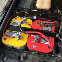 Land Rover Discovery II   •   Overland Designs Battery Box   •   Dual Optima Batteries    •   National Luna Dual Battery Intelligent Solenoid