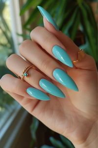 Entdecke kreative Nageldesigns und Stylingideen, die deine Nägel zum absoluten Hingucker machen. Egal ob du auf elegante French Manicures, verspielte Muster oder trendige Farben stehst – hier findest du alles, was du für wunderschön gepflegte Nägel brauchst. Lass dich inspirieren und kreiere deinen eigenen, einzigartigen Stil! 🌸🇩🇪 #Nageldesign #SchöneNägel #NailArt #Maniküre #Nageltrends #BeautyInspiration