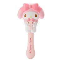 Give your hair a quick brush through with the help of My Melody and her mini me! The small size makes it extremely portable and easy to store. Leave it in a cute cup container in the bathroom on display or take it on the go in your school bag. Signature on handle Die-cut shape Approx. 7 Brand: Sanrio *Last photo shown for reference only.