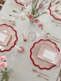 Galsmas floral table setting