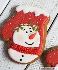 Creative design ideas and traditional Christmas colors turn delicious treats into beautiful holiday decorations