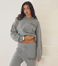 New Look WKNDGIRL Grey Embroidered Knit Hoodie. Brand: WKNDGIRL Material: knit Fit: relaxed Length: regular Colour: grey Pockets: pouch pocket Sleeves: long sleeves, drop shoulders Design: drawstring hood, embroidered logo Brand Bio: WKNDGIRL designs make it feel like every day is Saturday and Sunday. From stylish out-out looks to comfy casual clothing, expect an ever-lasting weekend feeling.