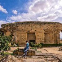 Vive Andalucía on Instagram: “¿Sabías que Osuna escondía un lugar como éste?  Se trata de "El Coto de las Canteras" Un bellisimo lugar donde pasearás por la historia...…”