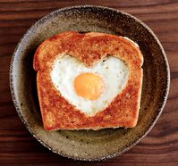 egg-toast-heart-hole-carey-nershi-petit-kitchenesse