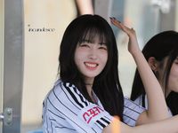 stayc yoon at lg twins baseball game