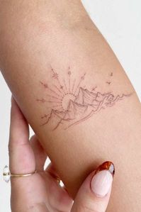 The Meaning Of Sun Tattoo And Its Best Variations For Your Inspo ★