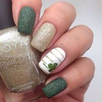 17 Pinch Proof St. Patricks Day Nails You Will Love - The Unlikely Hostess