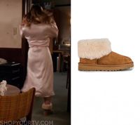 Schitt’s Creek: Season 6 Episode 14 Alexis’ Short Ugg Boots