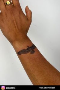 We can’t think of a better way to honor everything that represents you as a person. When you get a tattoo of a golden eagle, you’re sending a message to the rest of the world that you’re strong, powerful, brave, and honorable. A tattoo of a golden eagle can be a gift that keeps on giving.