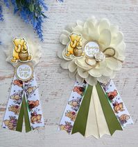 "Baby Shower corsage for mommy and daddy to be Corsage will be attached to a 1\" pin for easy wear. Mommy To Be Corsage measures approx 4.5\"x8\" Daddy To Be Corsage measures approx 2.5\"x6.5\" The color may be slightly different due to the lighting"