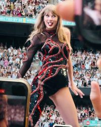 taylor swift - the eras tour in london england