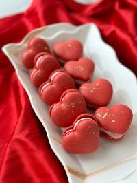 Valentines heart macarons #macarons #valentines #dessert