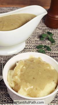 Transform your meals with this oil-free vegan golden gravy that’s both savory and healthy! This easy homemade recipe is perfect for adding a rich, flavorful touch to your favorite veggies and plant-based dishes. Whether you’re new to vegan cooking or a seasoned pro, this gravy will become a staple in your kitchen. Enjoy the comfort of a hearty sauce without the added oil!