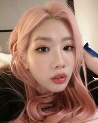 Kim Lip Loona selca